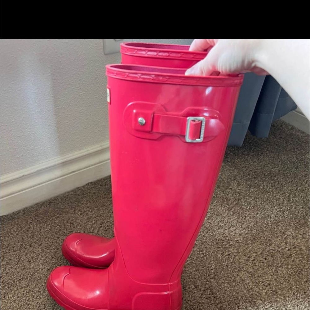 Pink hunter boots size 6 great condition